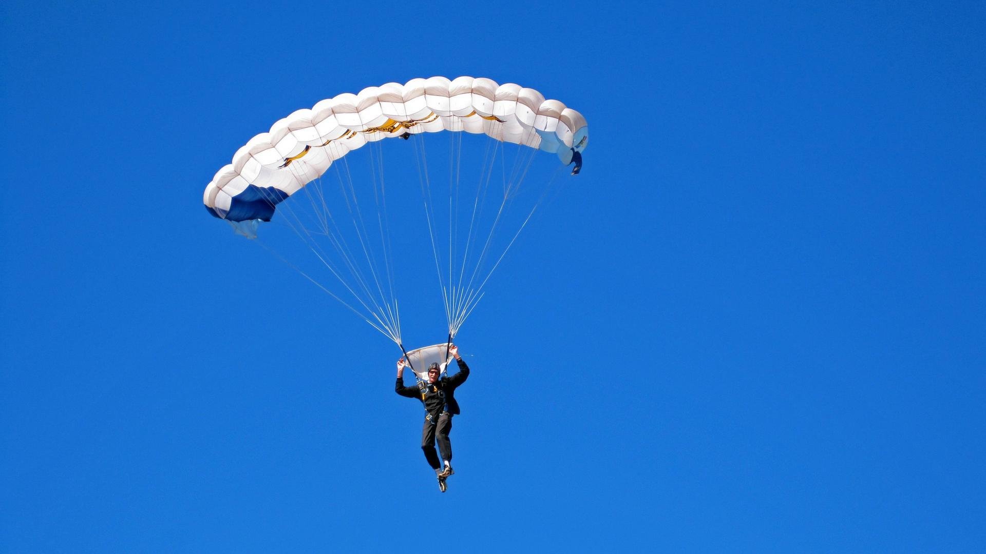 2024北京国际马拉松赛圆满落幕，埃塞俄比亚选手包揽男女冠军